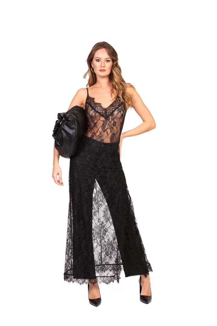 Tensione In - Abito in pizzo con spacco Art. 37480