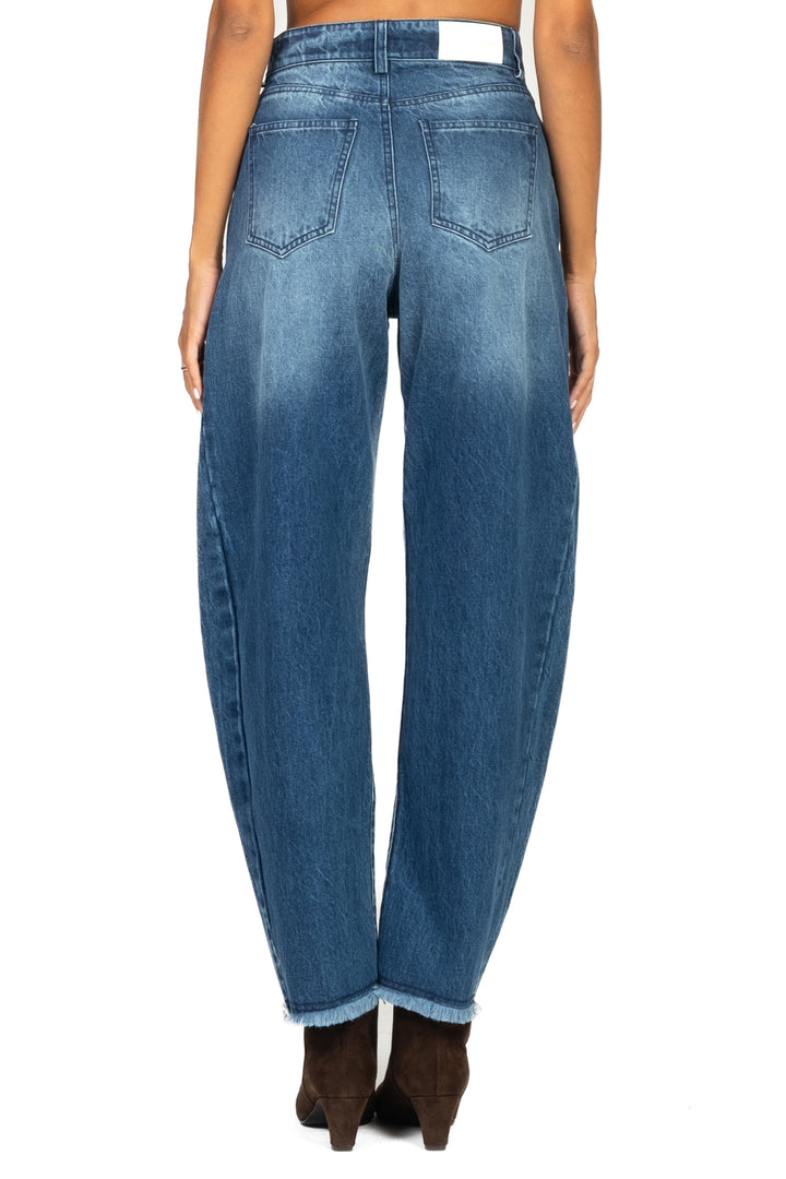 Tensione In - Jeans balloon sfrangiato Art. W25P630