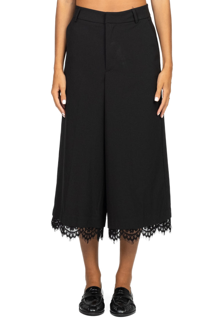 Tensione In - Bermuda lungo con pizzo Art. DE856