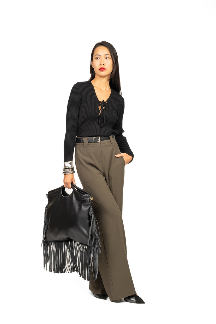 Tensione In - Maglia a costine con scollo intrecciato Art. W5HMJ55A418