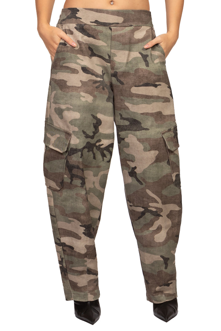 Tensione In - Pantalone cargo balloon camouflage Art. 40347