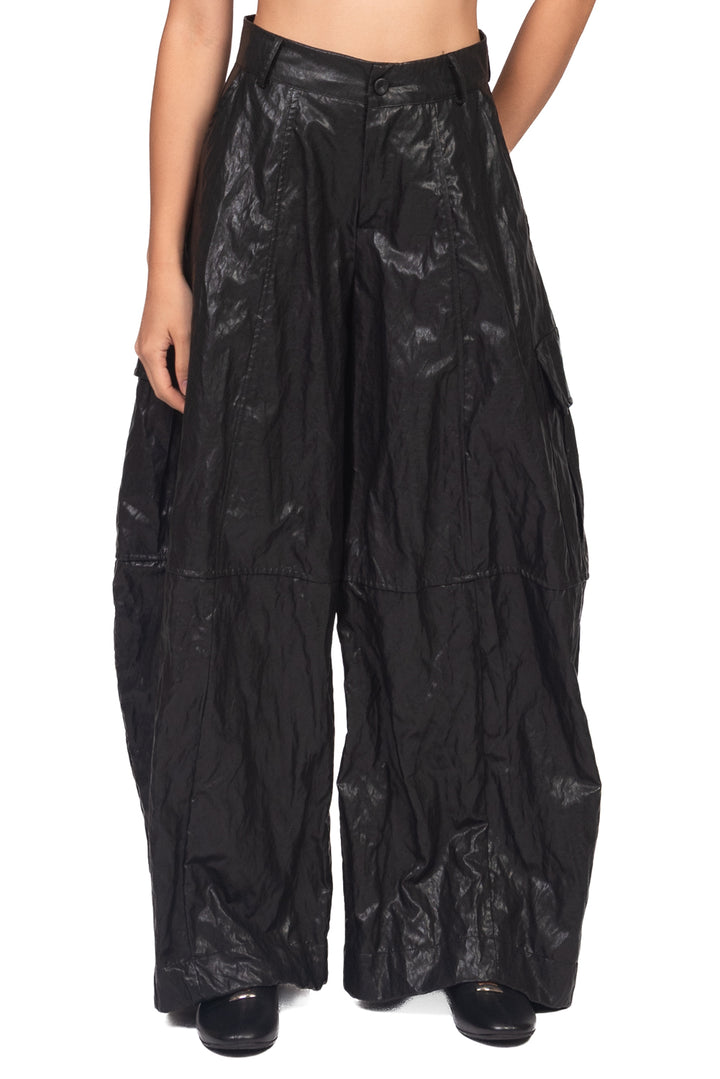 Tensione In - Pantalone barrel ecopelle stropicciata Art. GH656