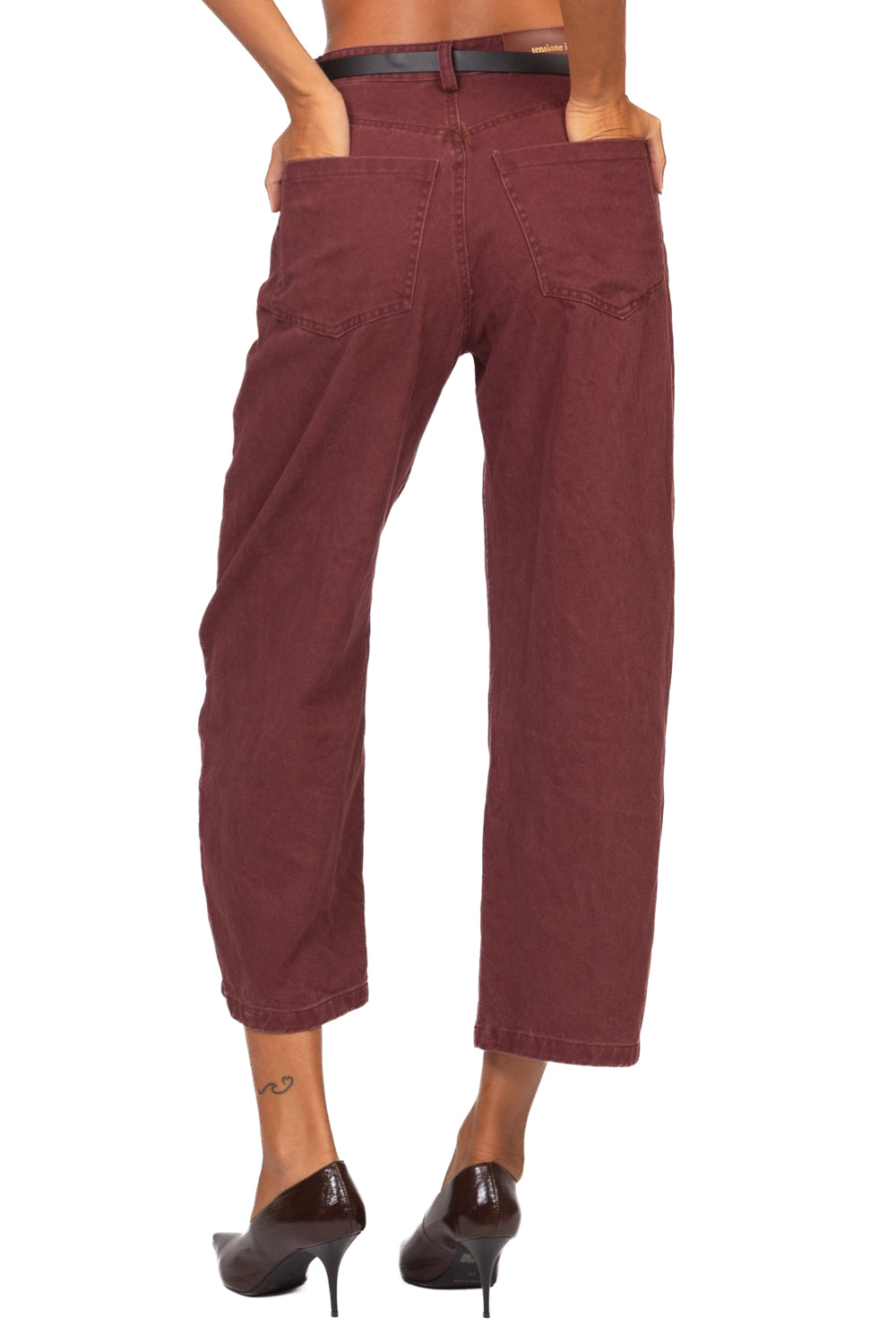 Tensione In - Pantalone barrel crop con cinta Art. W26P496