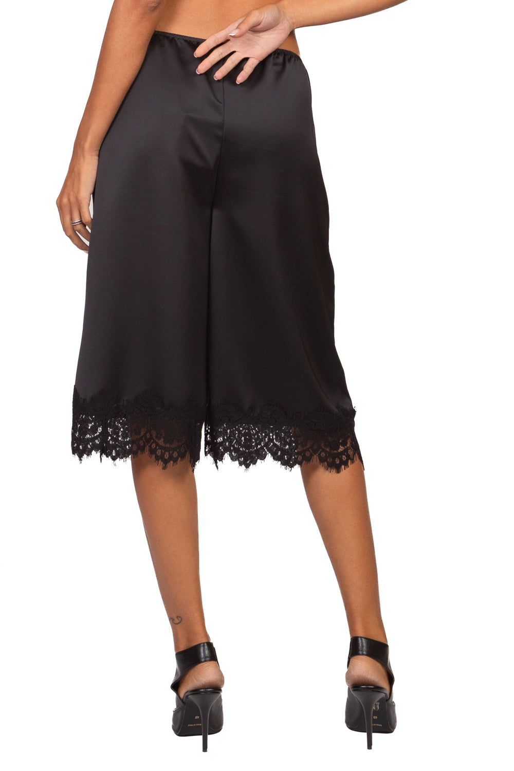 Tensione In - Bermuda satin intarsi  pizzo Art. 40313
