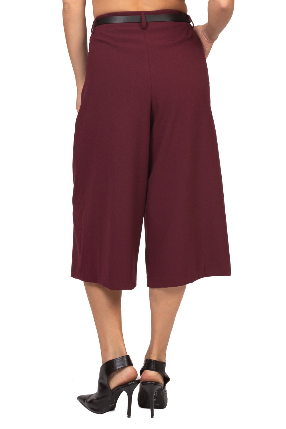 Tensione In - Bermuda pinces con cintura Art. W26P498