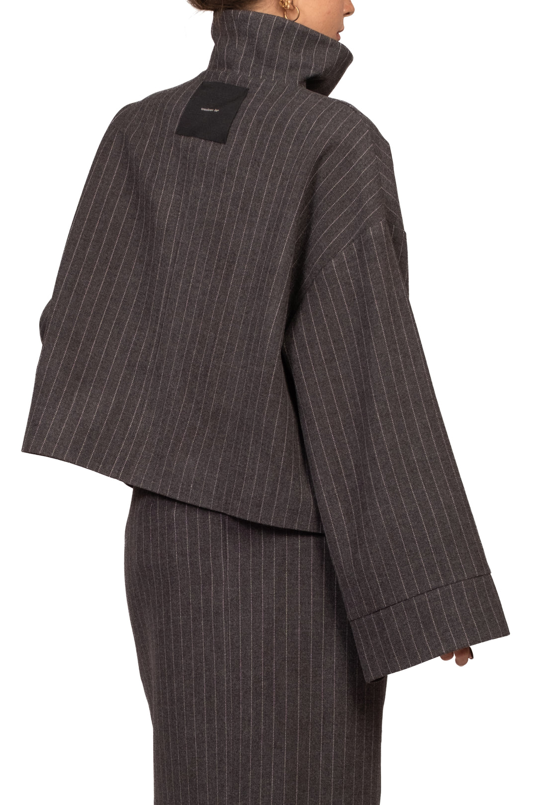 Tensione In - Giacca gessata collo alto Art. 27B6691