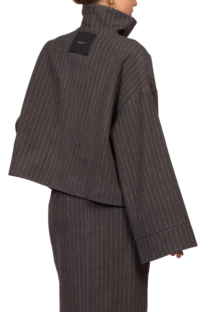 Tensione In - Giacca gessata collo alto Art. 27B6691