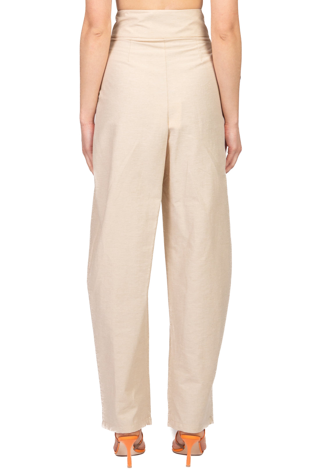 Tensione In - Pantalone barrel con pinces Art. S26P649