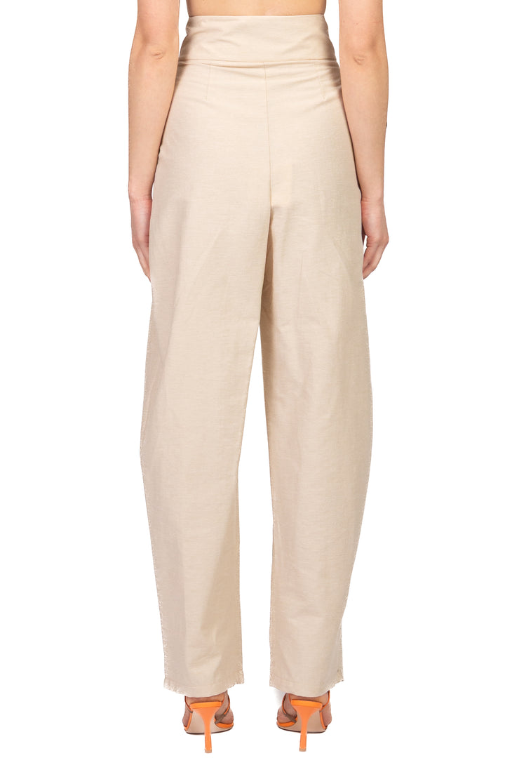 Tensione In - Pantalone barrel con pinces Art. S26P649