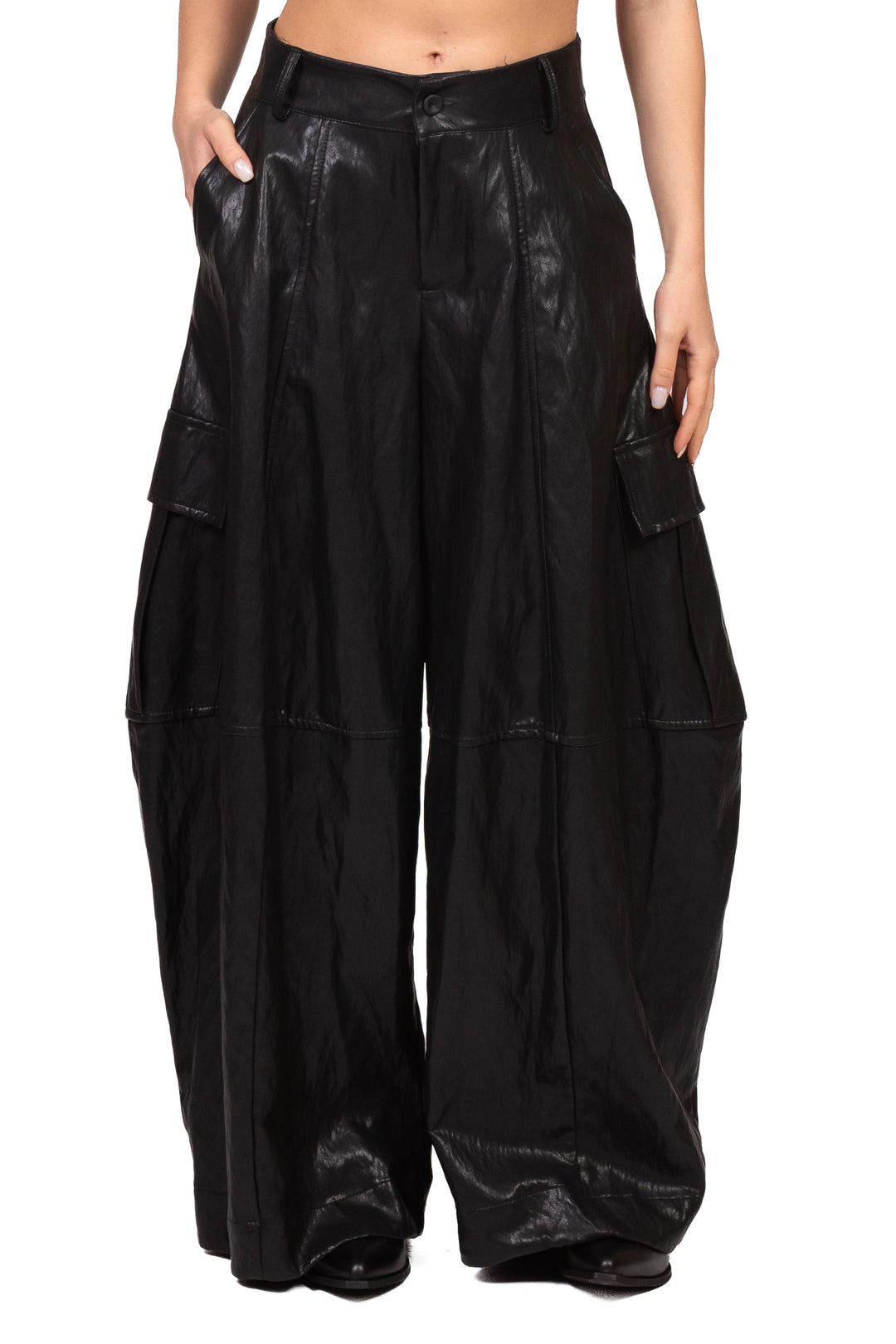 Tensione In - Pantalone cargo ecopelle Art. HU656