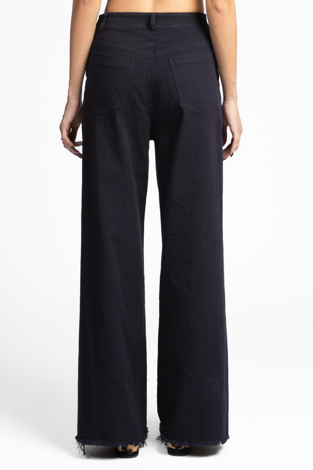 Tensione In - Pantalone palazzo sfrangiato con charms Art. PA3893-GAD