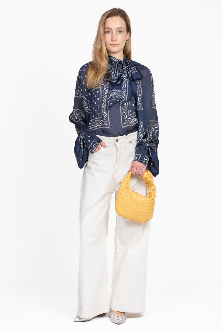 Tensione In - Blusa stampa bandana in satin con fiocco Art. 25C7265
