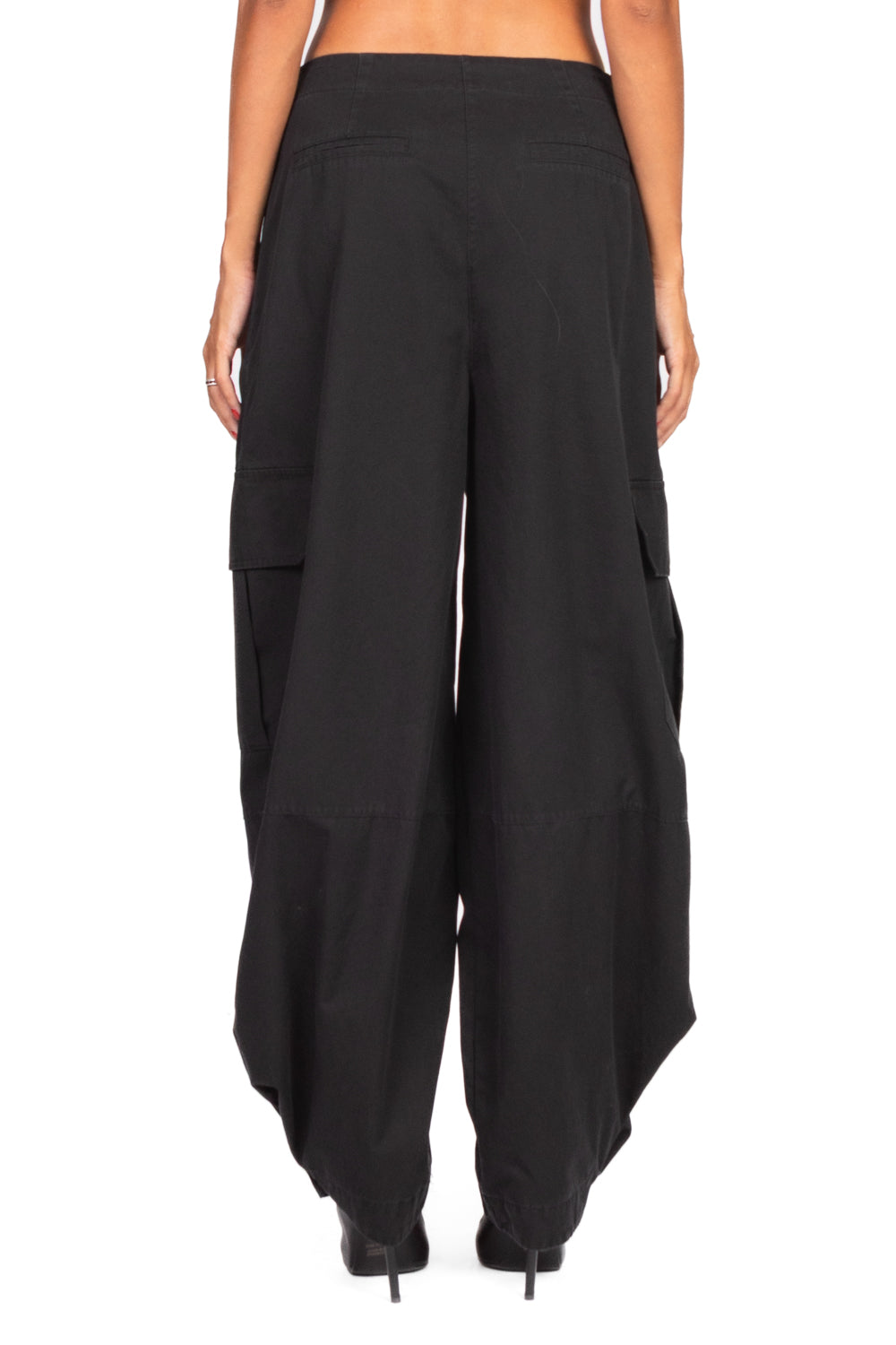 Tensione In - Pantalone barrel cargo Art. 37586
