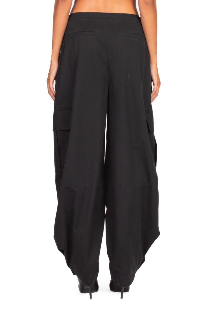 Tensione In - Pantalone barrel cargo Art. 37586