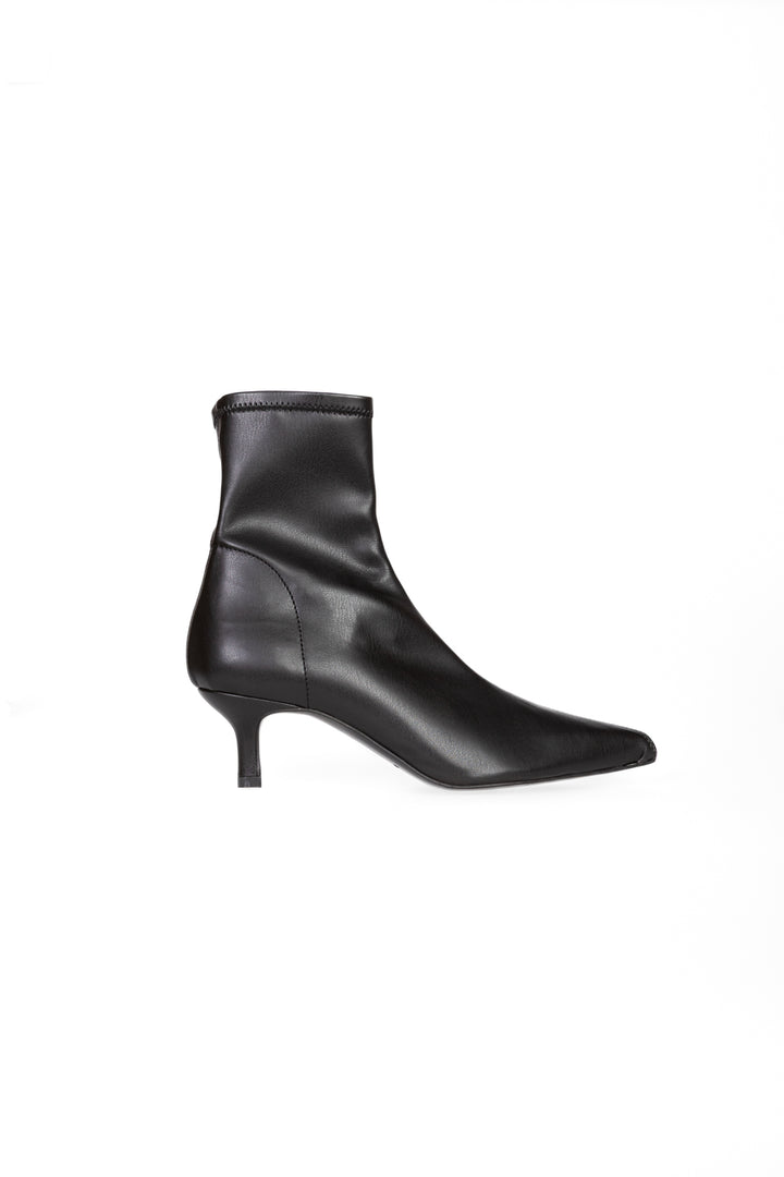 Ovyé - Tronchetto punta in pelle Art. AT300