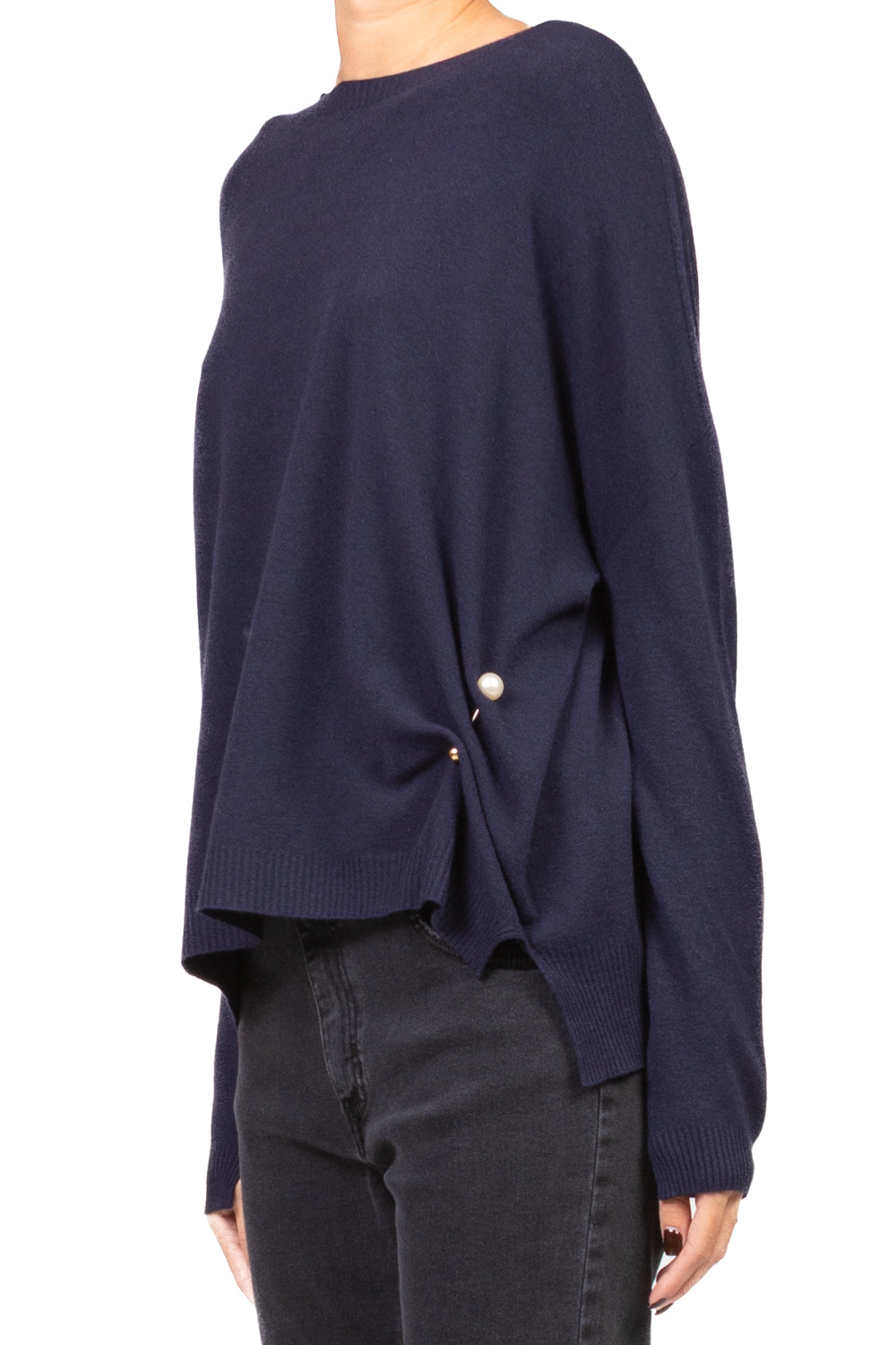 Vicolo - Maglia scollo a barca con spilla perla Art. 22228F