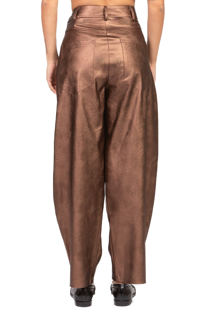 Tensione In - Pantalone barrel ecopelle laminato Art. 26P1721