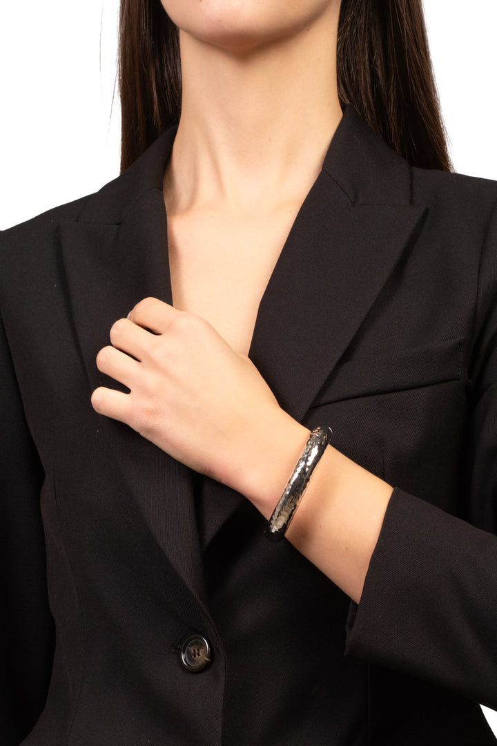 Upper - Bracciale rigido effetto martellato fino