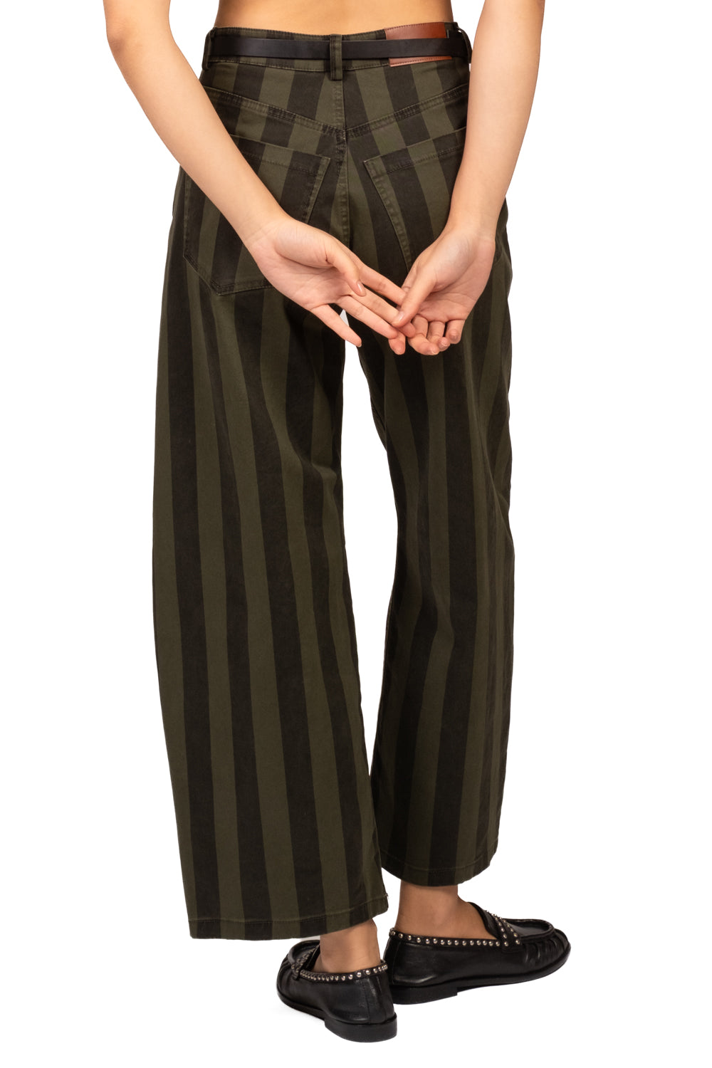 Tensione In - Pantalone barrel rigato con cintura Art. W26P606