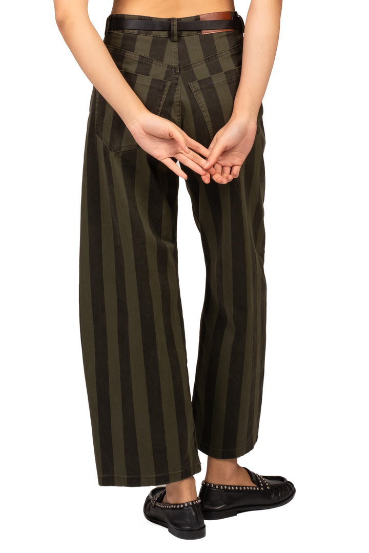 Tensione In - Pantalone barrel rigato con cintura Art. W26P606