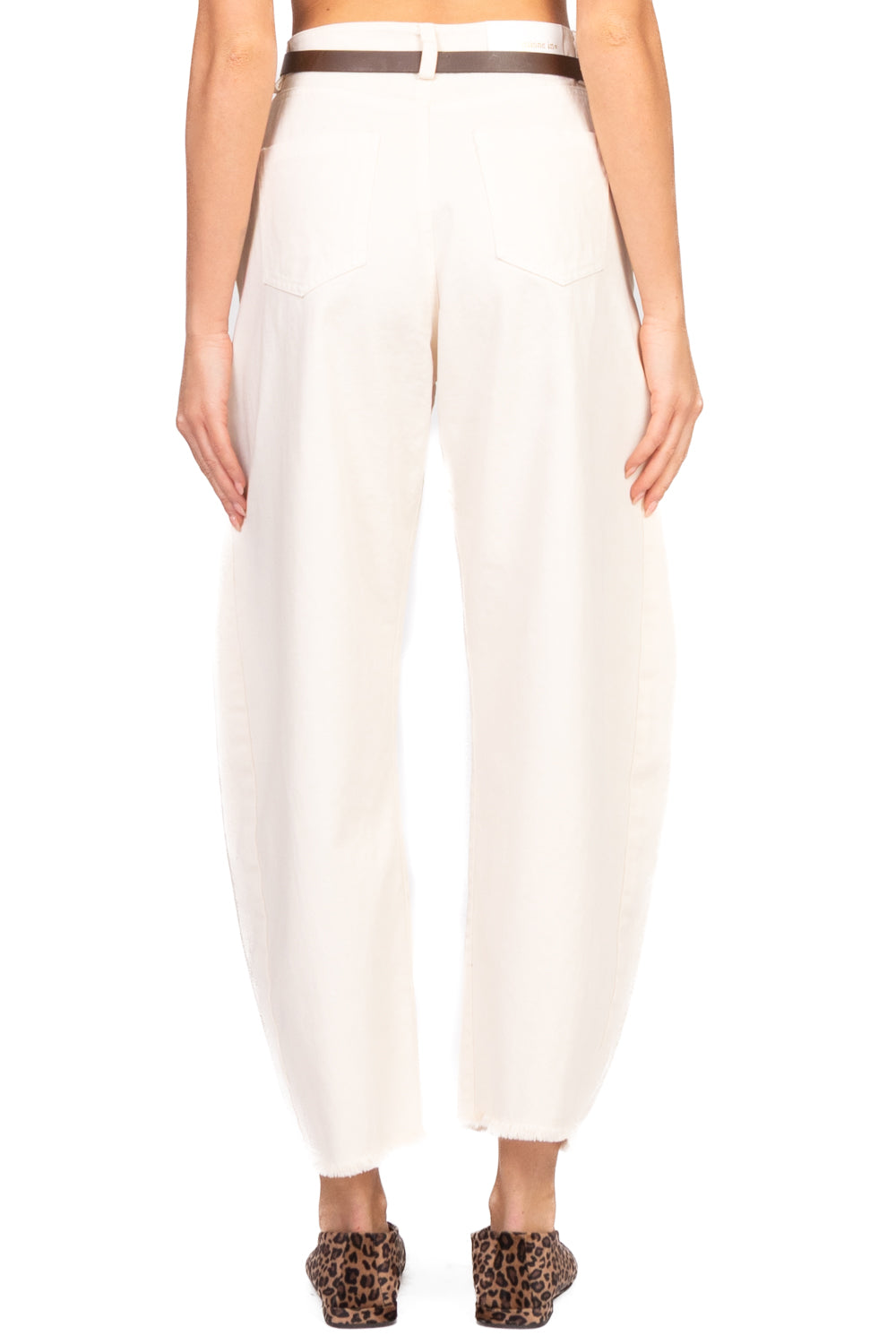 Tensione In - Pantalone barrel sfrangiato con cintura Art. W25P371