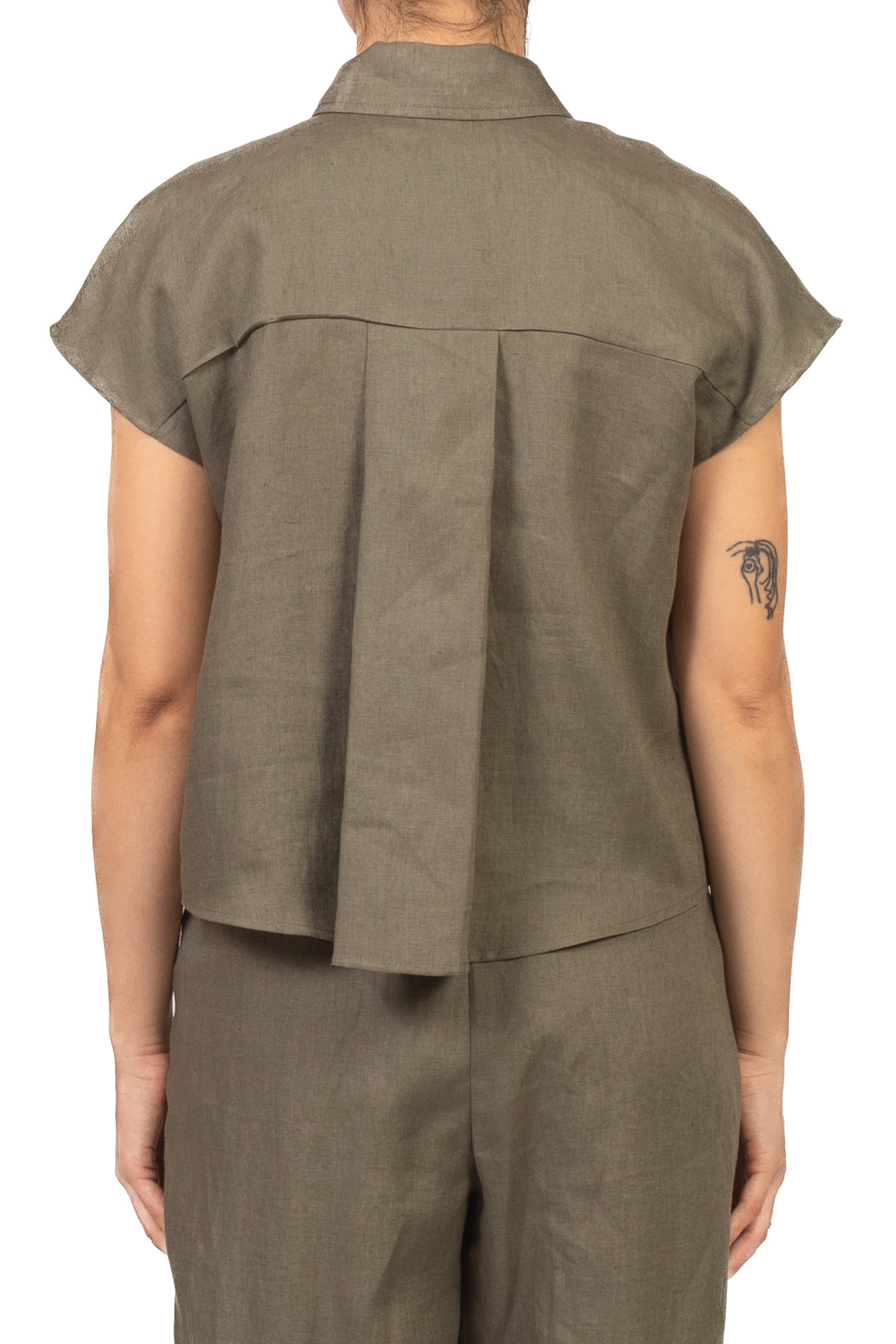 Tensione In - Camicia in lino taschino gioiello Art. 26C5196