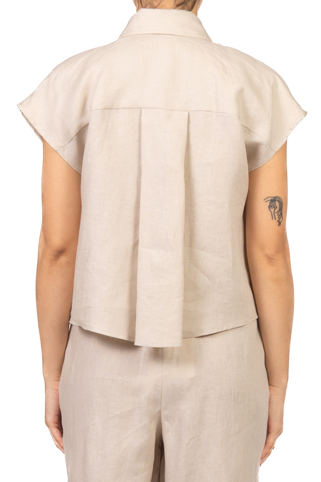 Tensione In - Camicia in lino taschino gioiello Art. 26C5196