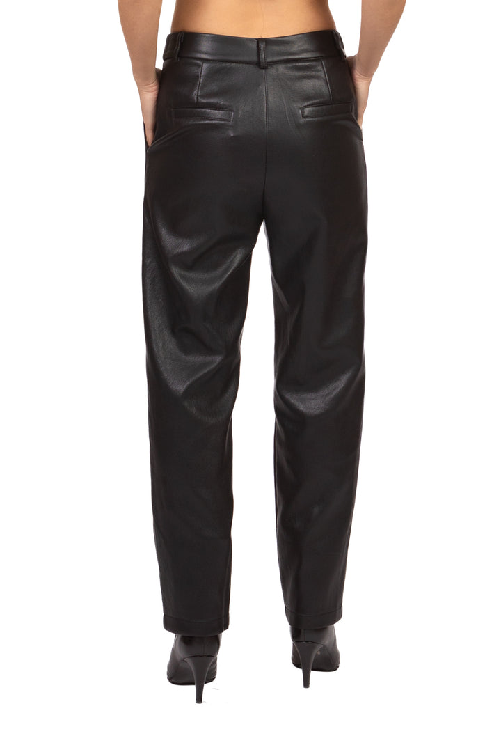 Tensione In - Pantalone ecopelle chiusura asimmetrica Art. 27P6765