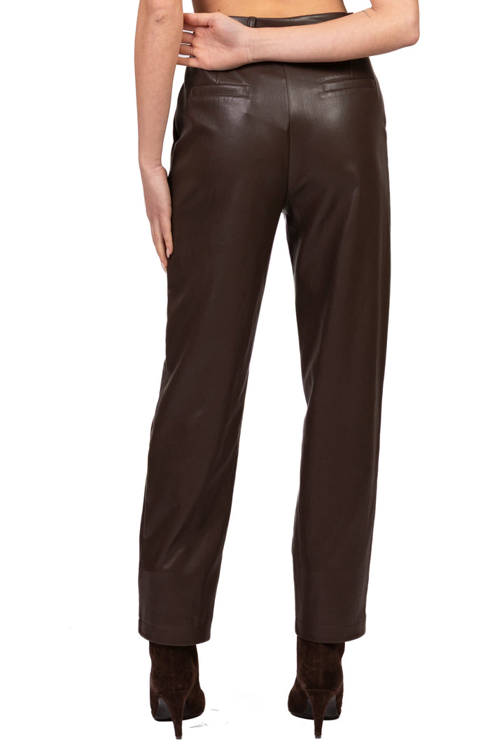 Tensione In - Pantalone ecopelle chiusura asimmetrica Art. 27P6765