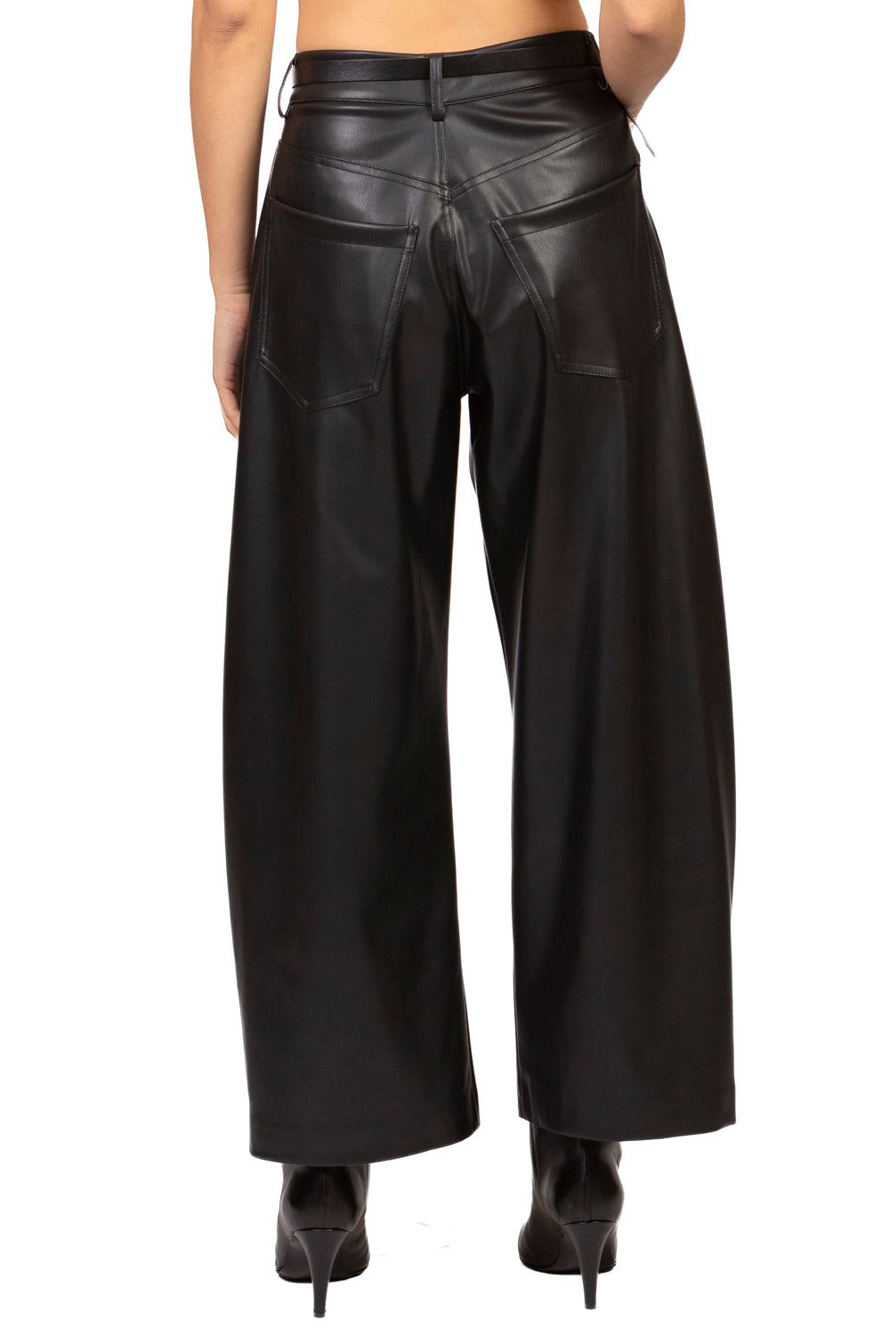 Tensione In - Pantalone ecopelle barrel con cintura Art. W26PA54
