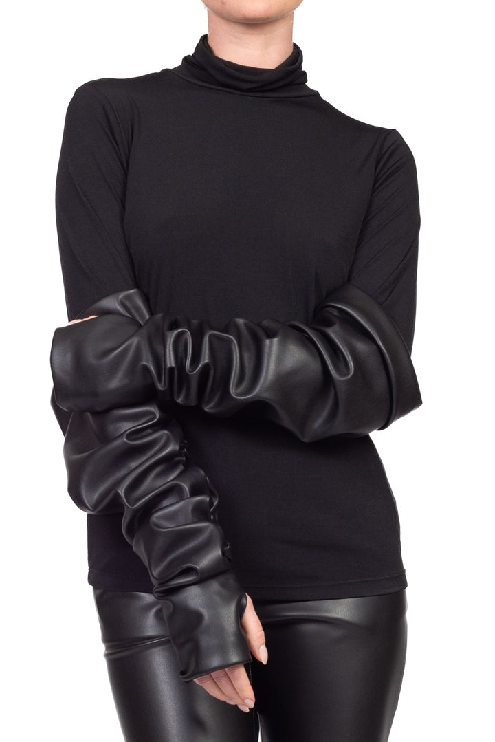Tensione In - Maglia collo alto con manicotti Art. 40985
