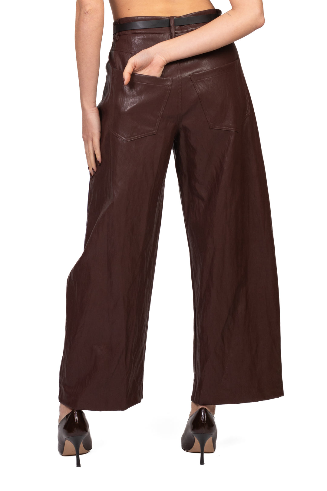 Tensione In - Pantalone ecopelle barrel con cintura Art. W26P660
