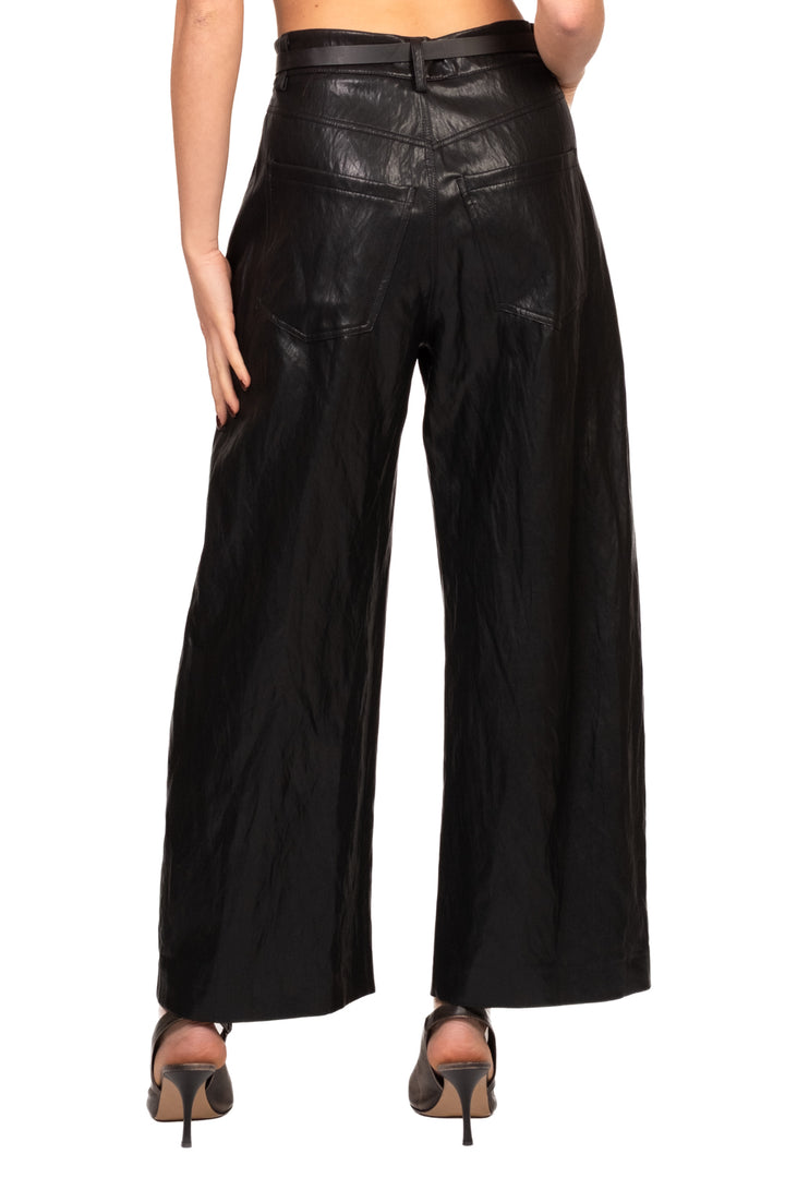 Tensione In - Pantalone ecopelle barrel con cintura Art. W26P660