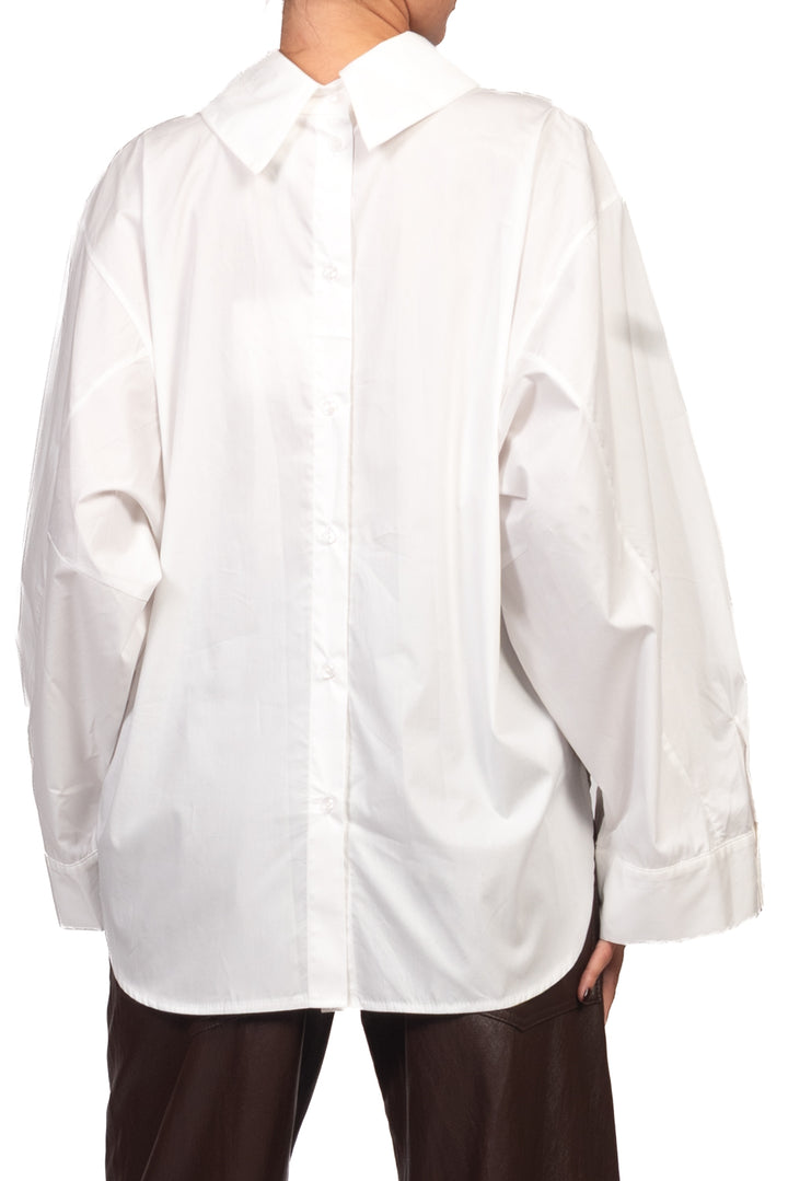 Tensione In - Camicia con abbottonatura posteriore Art. W26C838