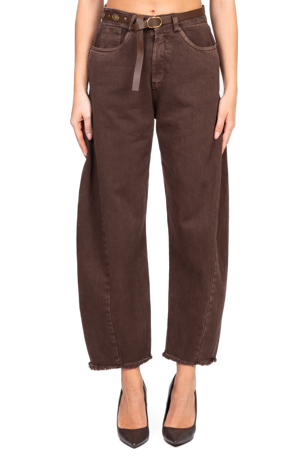 Tensione In - Pantalone barrel sfrangiato con cintura Art. W25P371