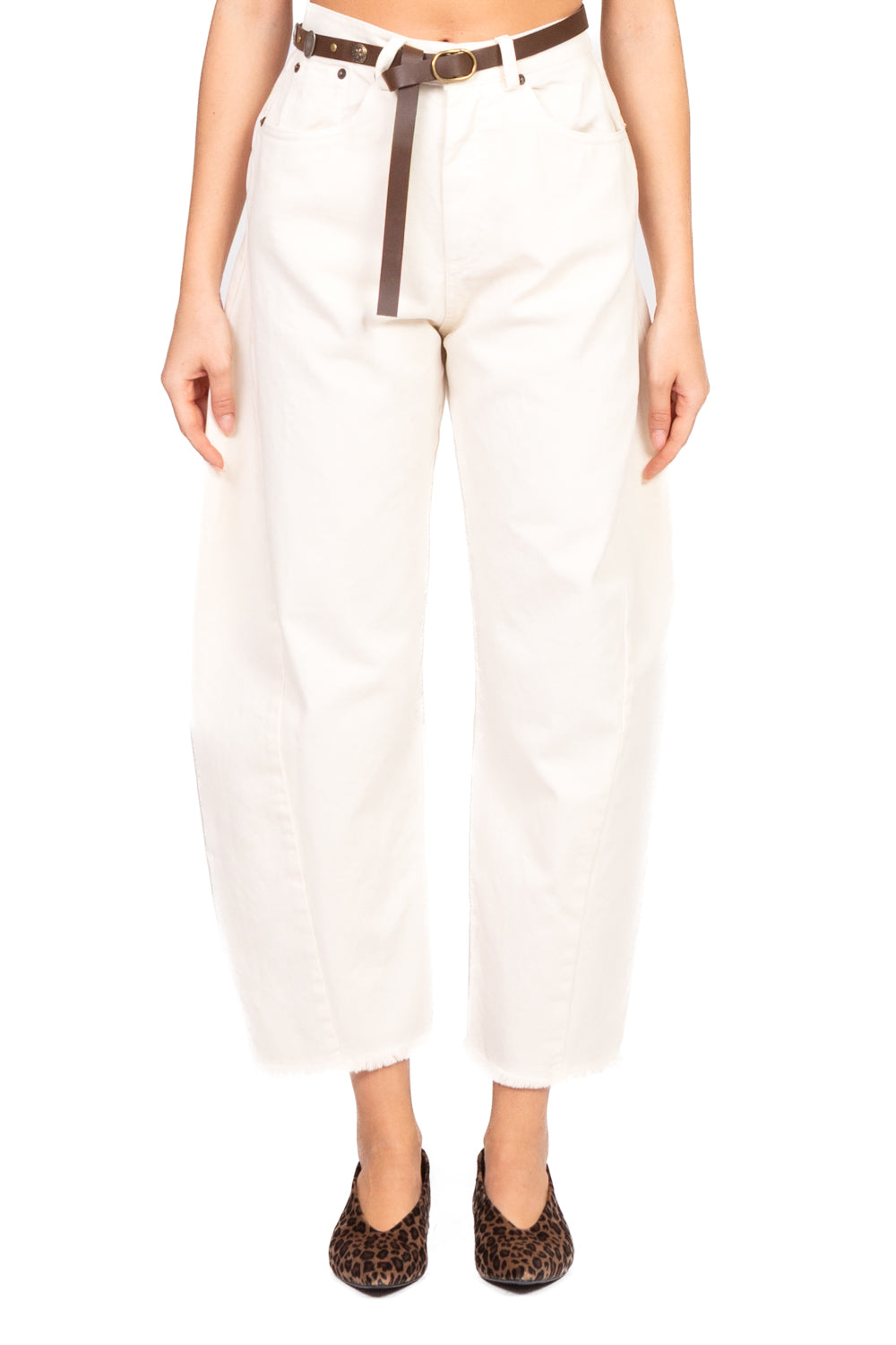 Tensione In - Pantalone barrel sfrangiato con cintura Art. W25P371