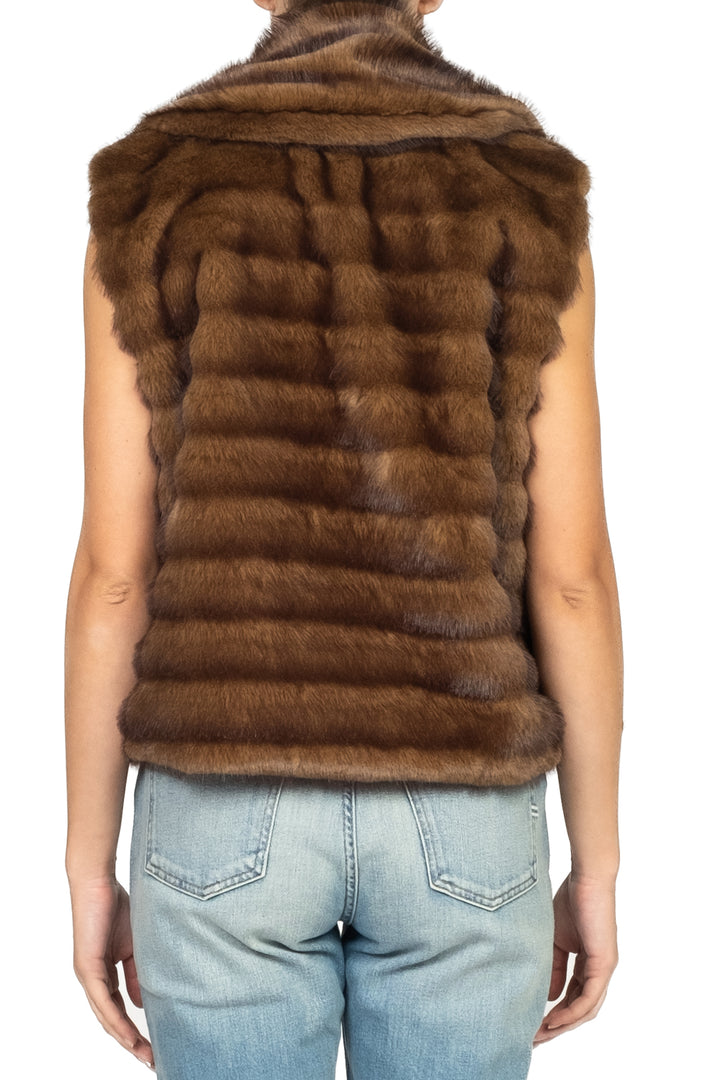Tensione In - Gilet pelliccia con spilla Art. W25J533