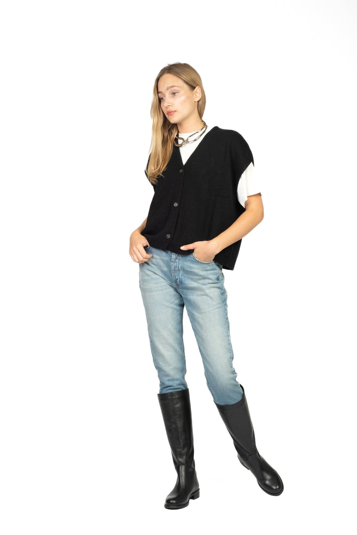 Tensione In - Gilet scollo a v con bottoni Art. D80014