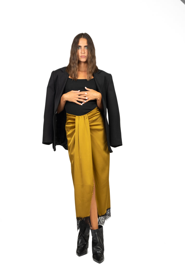 Tensione In - Gonna in raso orlo in pizzo Art. FW250028