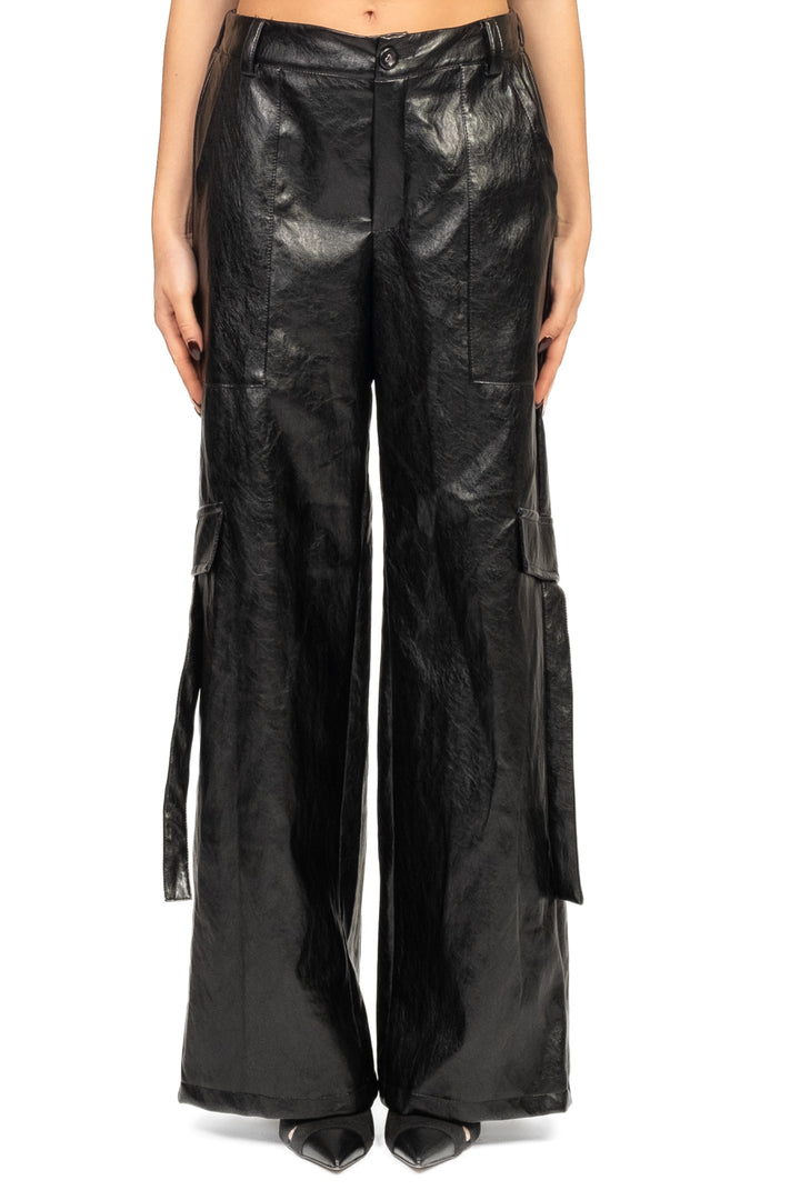 Tensione In - Pantalone palazzo cargo ecopelle Art. FF791