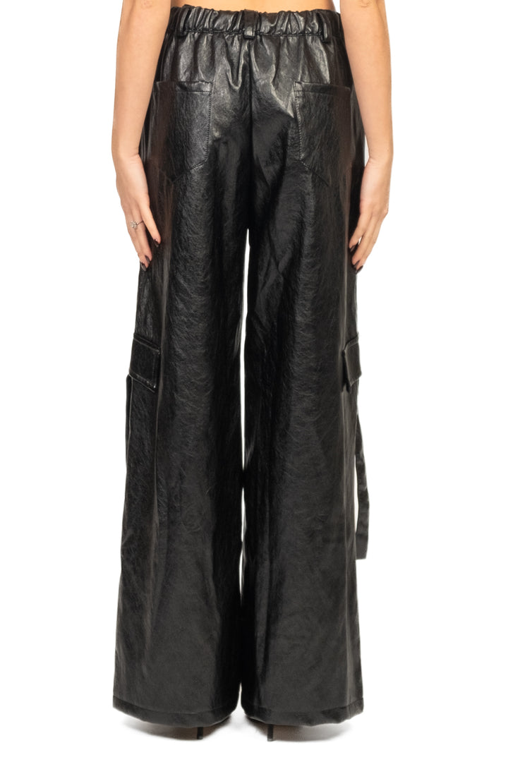 Tensione In - Pantalone palazzo cargo ecopelle Art. FF791