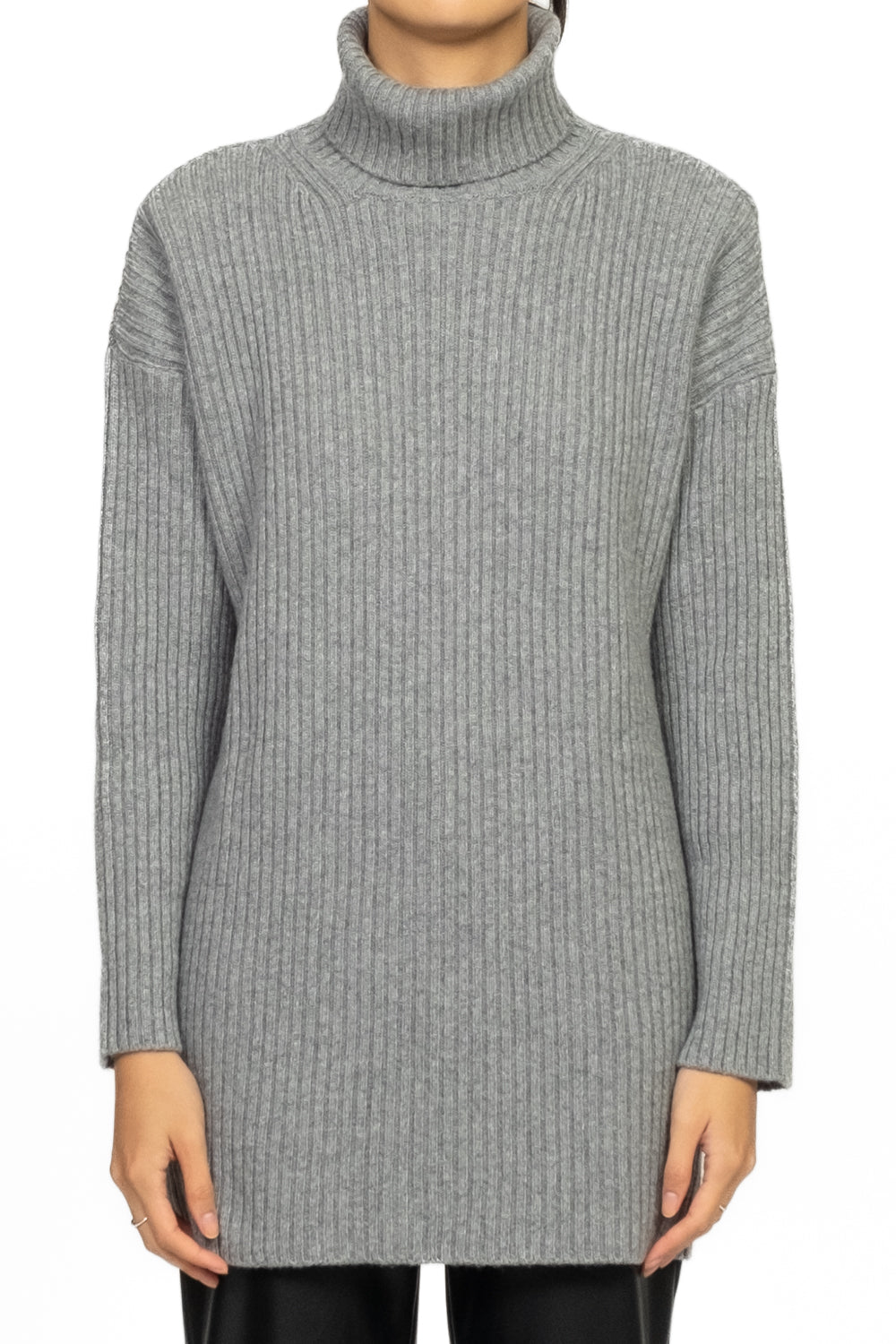 Vicolo - Maglia collo alto con spalline a coste Art. 77317F