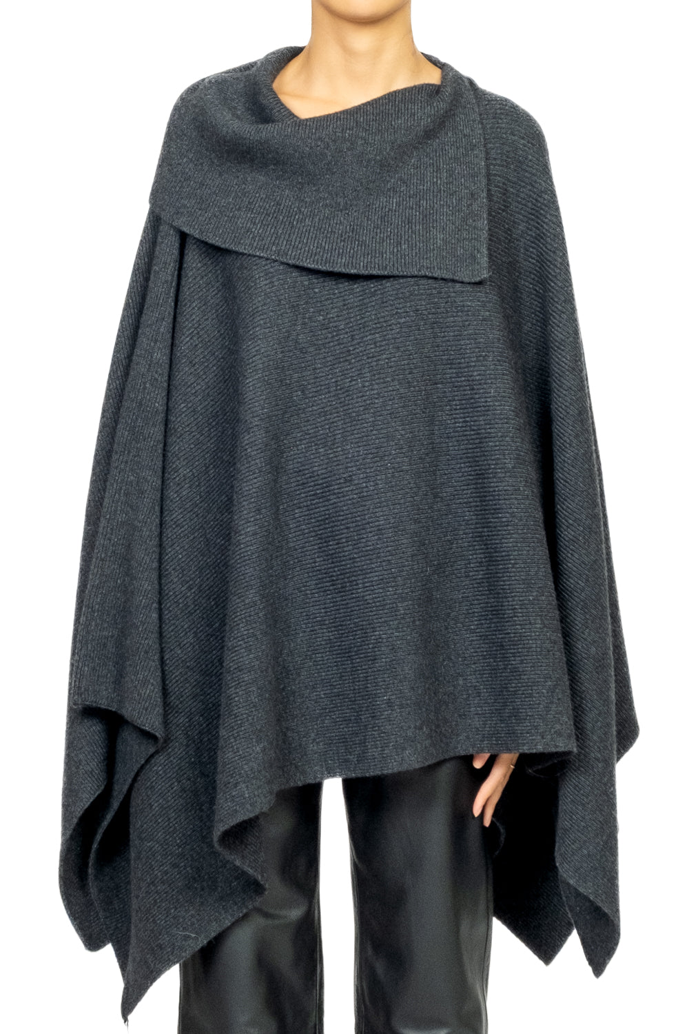 Vicolo - Mantella in maglia asimmetrica Art. 77348F