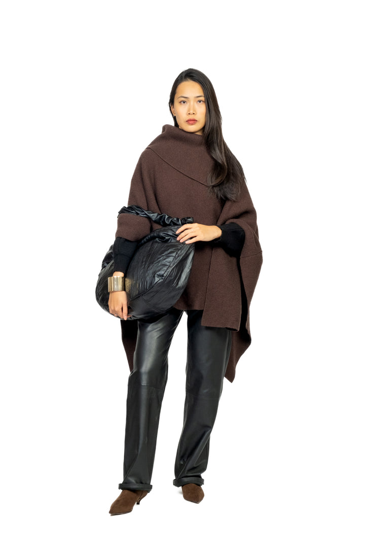 Vicolo - Mantella in maglia asimmetrica Art. 77348F