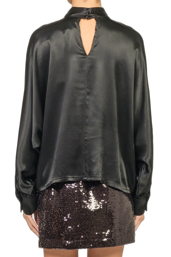 Tensione In - Blusa satin con manica pipistrello Art. C10033AT