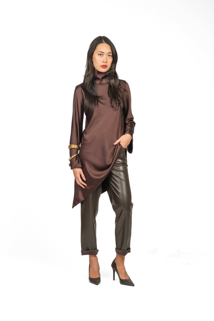 Tensione In - Blusa satin asimmetrica collo alto Art. 38208