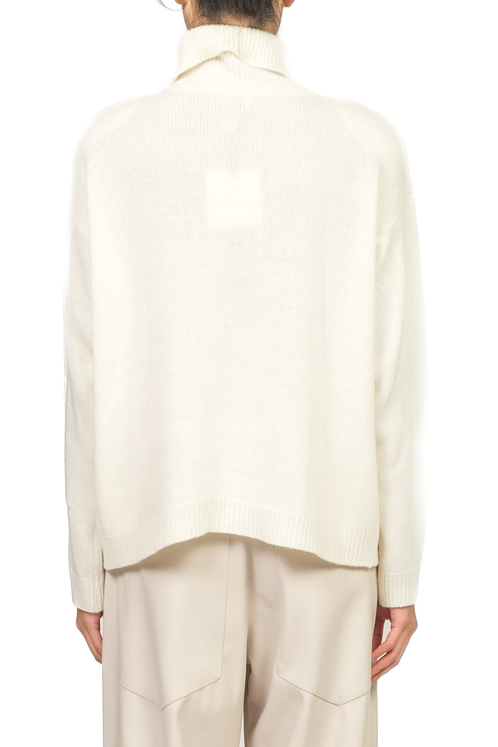 Tensione In - Maglia collo alto con spalline Art. D82075