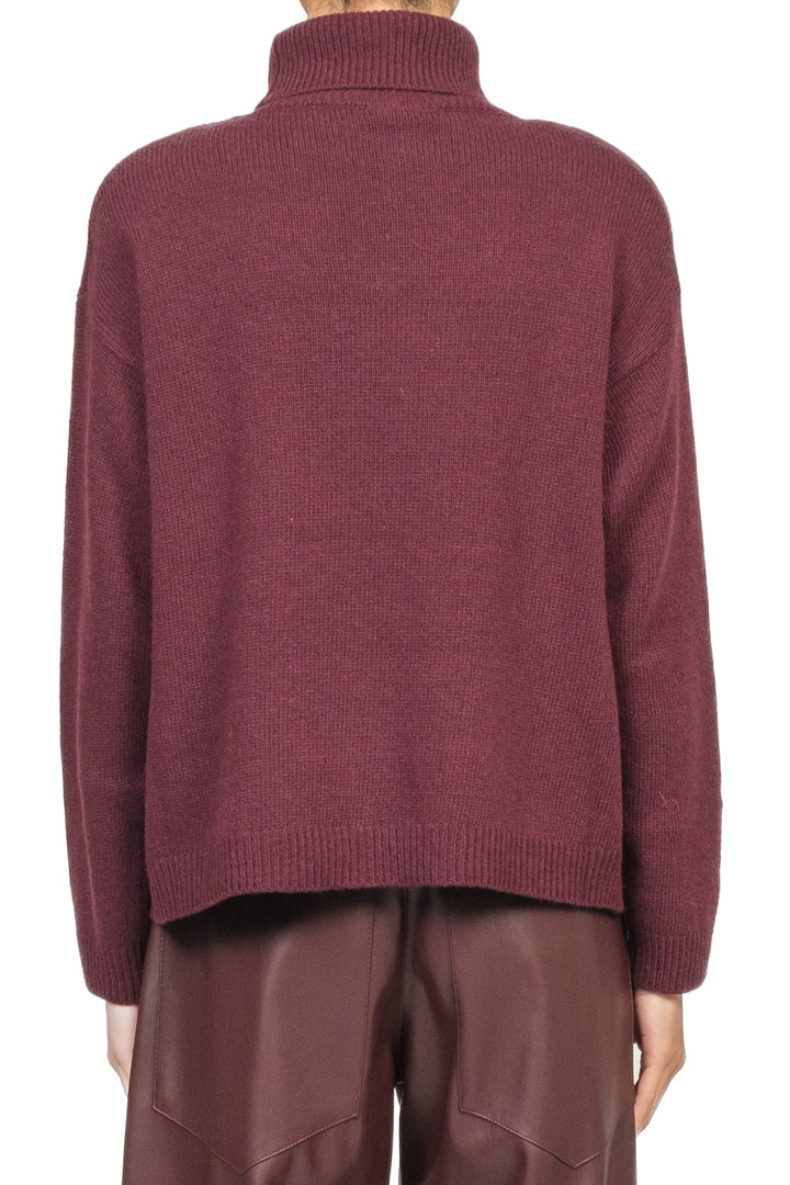 Tensione In - Maglia collo alto con spalline Art. D82075