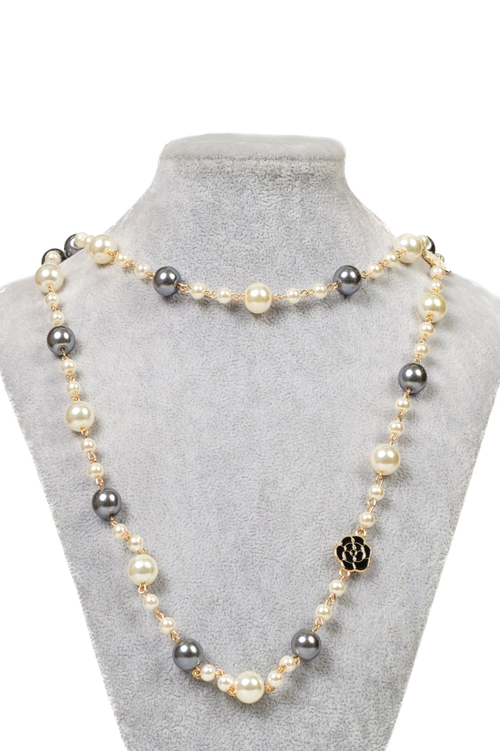 Upper - Collana lunga con perle e fiori