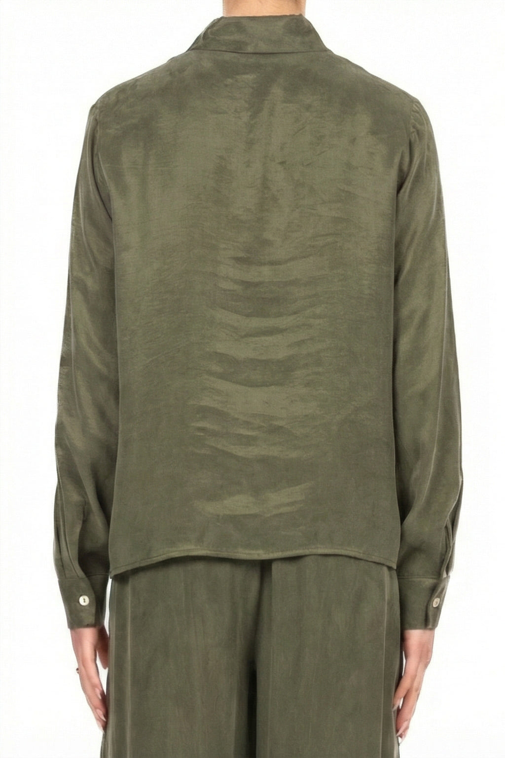 Tensione in - Camicia seta lavata con taschini Art. PE26-2275